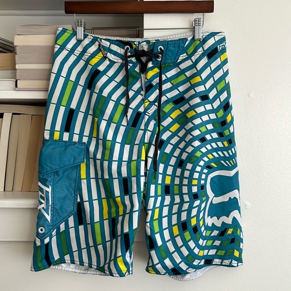 Men’s 32 fox swim board shorts - Picture 2 of 7